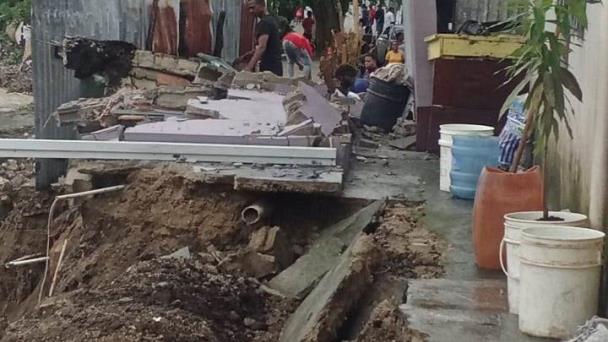 Lluvias derriban una casa e inundan otras en San Cristóbal