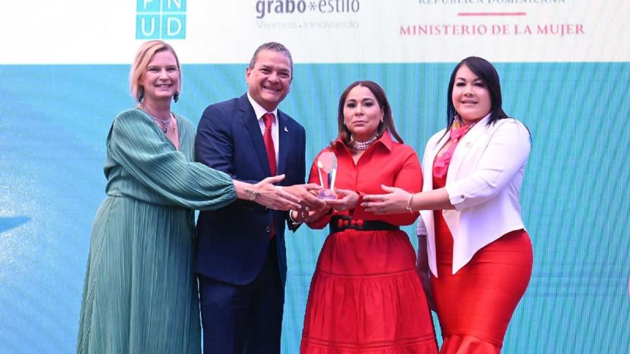 Grabo Estilo recibe sello bronce "Igualando RD" otorgado por el PNUD y Ministerio de la Mujer