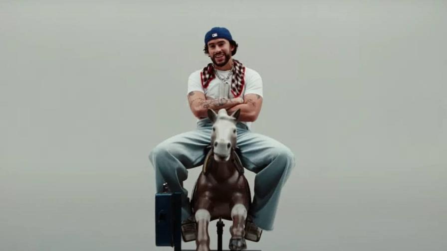 ¿Nuevo videoclip? Bad Bunny captado montando a caballo durante visita Puerto Rico