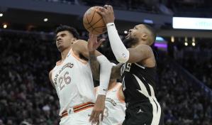 Lillard se une a club de los 20.000 puntos; Bucks doblegan a Spurs, 132-119