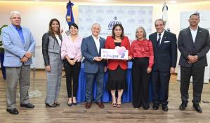 Entregan 10 Bono Mujer a beneficiarias del Plan Viviendas Familia Feliz en Don Gregorio