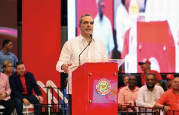 Luis Abinader llama a tregua navideña; los partidos ponen condiciones