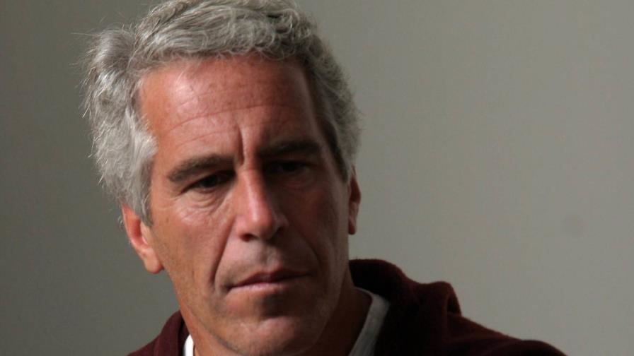 Juez ordena publicar nombres de personas asociadas con caso de Epstein