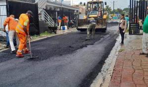 MOPC y Alcaldía realizan plan de asfaltado en calles de Hato Mayor