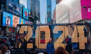 Los n&uacute;meros de 2024 que dar&aacute;n la bienvenida al a&ntilde;o nuevo ya pueden verse en Times Square