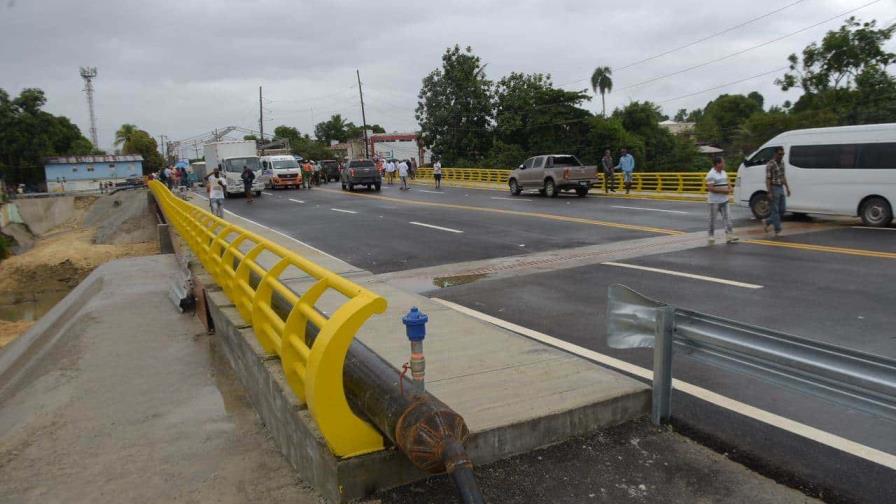 Gobierno entrega puente El Cangrejo en carretera Puerto Plata-Sosúa