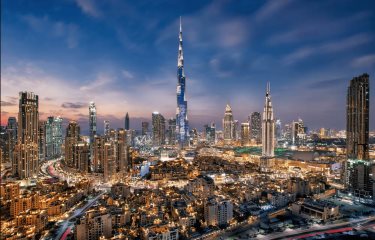 Es hora de irse: los ultrarricos de Dubái pagan un dineral para huir de la guerra