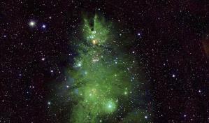 La Nasa capta un grupo de estrellas con apariencia de un árbol de Navidad