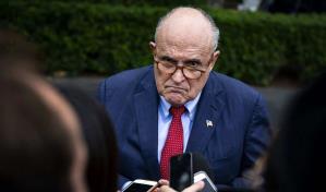 Rudy Giuliani se declara en bancarrota tras su condena millonaria por difamación de US$ 146 millones