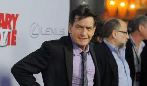 Arrestan a vecina de Charlie Sheen acusada de atacar al actor en su casa