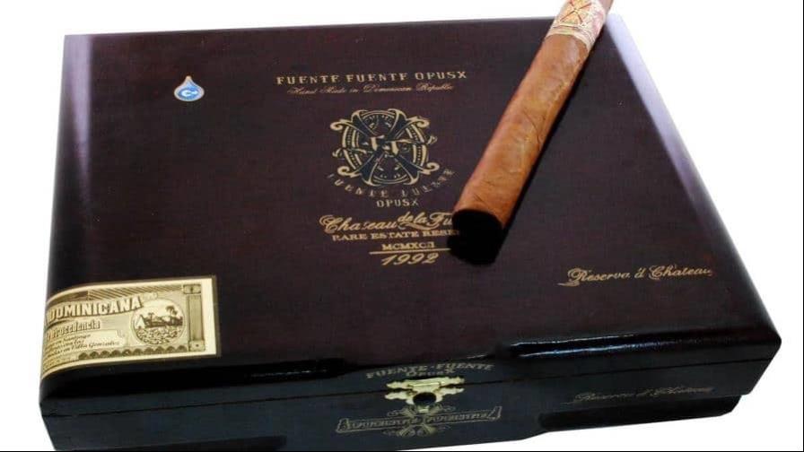 Tabaco dominicano es elegido como "Cigarro del Año" por la revista Cigar Aficionado