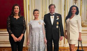 Mirtha Mella es condecorada con la "Orden de la Emperatriz Elisabeth"