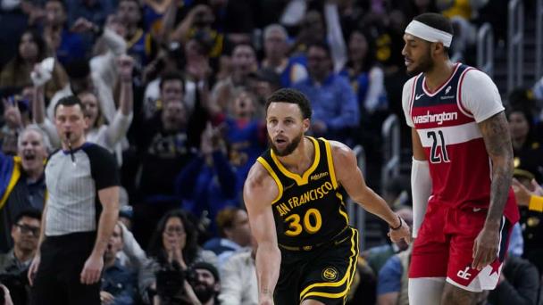Curry supera a su excompañero Poole, en triunfo de Warriors sobre Wizards