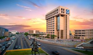Banco Popular Dominicano recibe premio por finanzas sostenibles