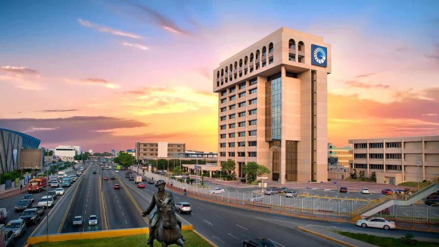 Banco Popular Dominicano recibe premio por finanzas sostenibles