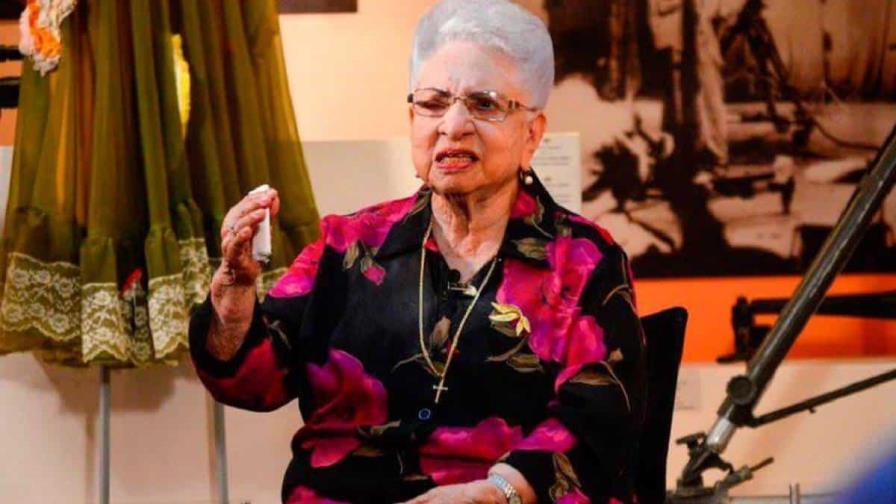 Este 25 de diciembre la veterana locutora María Cristina Camilo cumple 106 años