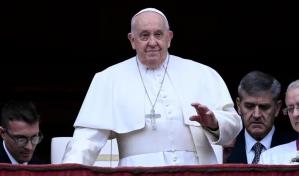 El papa critica el gasto de fondos públicos en armamento en su mensaje de Navidad