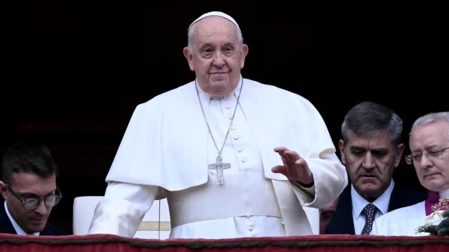 El papa critica el gasto de fondos públicos en armamento en su mensaje de Navidad