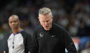 Curry y Kerr: nada contentos con el arbitraje después de caer ante Nuggets