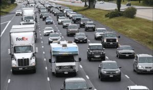 Apagones causados por tormenta provocan postergación de límites a vehículos con gasolina en Maine