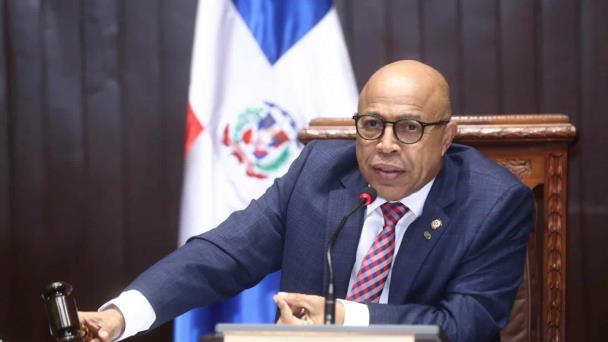 Pacheco y otros diputados dominicanos viajan hoy a Washington para hablar sobre crisis haitiana