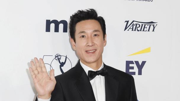 Actores surcoreanos despiden a Lee Suk-kyun tras trágico fallecimiento