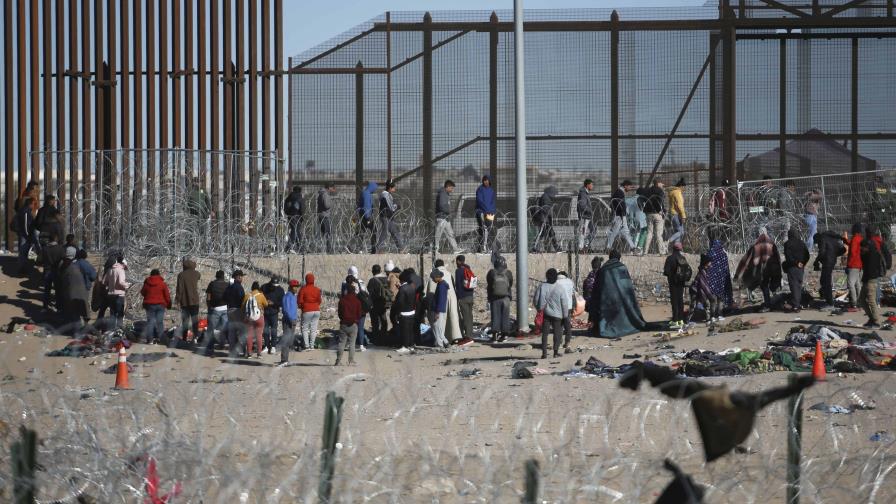 México retira campamento de migrantes en la frontera mientras EEUU intensifica la presión