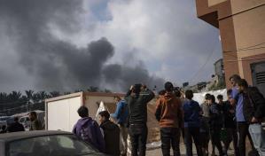 Israel intensifica sus ataques en el centro y el sur de Gaza