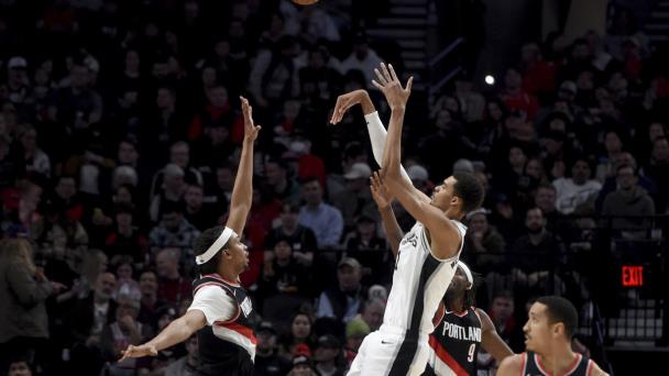 Wembanyama logra 30 puntos; Spurs cortan racha de cinco derrotas al imponerse sobre Blazers