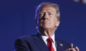 Trump ha sido inhabilitado en las papeletas en 2 estados. ¿Puede postularse aún a la presidencia?