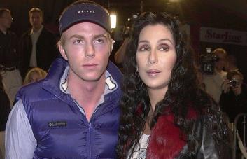 Cher pide la tutela temporal financiera de su hijo Elijah Blue Allman por abuso de sustancias