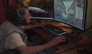 La increíble historia de Mami Nena, la abuela gamer que triunfa en Free Fire