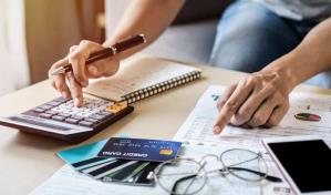 Salir de las deudas, reto para los latinos mayores de 50 a&ntilde;os en 2024