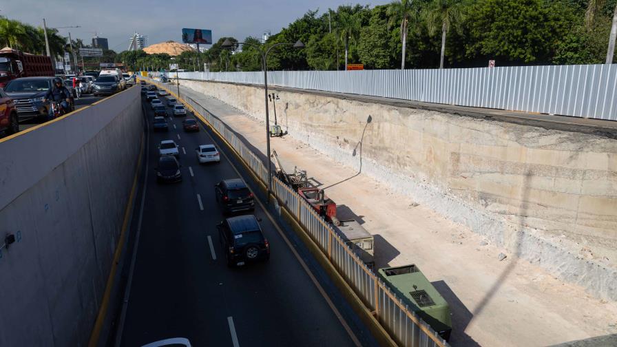 Poco movimiento en rehabilitación del paso a desnivel de la 27 de Febrero con Máximo Gómez