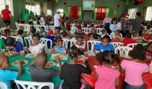 Navidad solidaria: Fundaciones que comparten el espíritu navideño con comunidades vulnerables