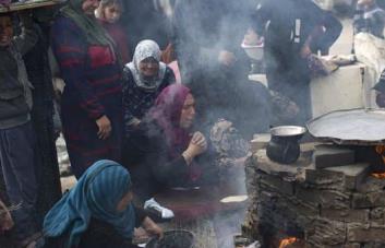 La catástrofe del hambre en Gaza: Nos hemos convertido en huesos