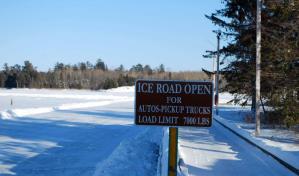 Muere un hombre en Minnesota cuando vehículo de transporte se hundió en lago congelado