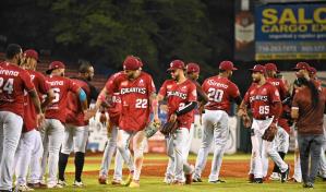 Sirí conecta cuadrangular y los Gigantes vienen de atrás ante los Leones
