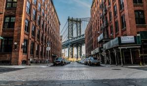 Nueva York ordena el desalojo a los vendedores ambulantes del icónico puente de Brooklyn