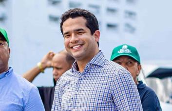 ¿Por qué atacan al candidato a senador Omar Fernández?