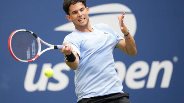 Dominic Thiem sobrevive a la calificación y una serpiente venenosa en Brisbane