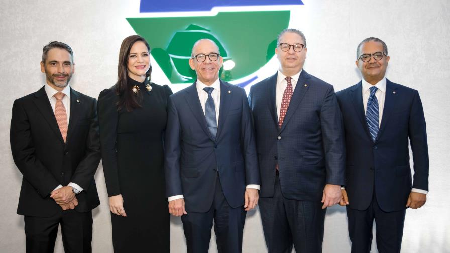Banco Santa Cruz ofrece una velada navideña Banco Santa Cruz ofrece una velada navideña
