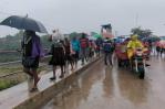 Comerciantes haitianos participan bajo lluvia en mercado binacional de Dajabón Comerciantes haitianos participan bajo lluvia en mercado binacional de Dajabón