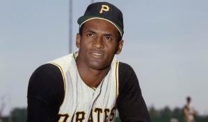 EE.UU. creará moneda del legendario pelotero Roberto Clemente por resolución de Adriano Espaillat
