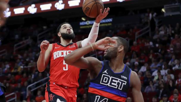 Los Pistons caen 136-113 con los Rockets, en su primer juego tras poner fin a su mala racha