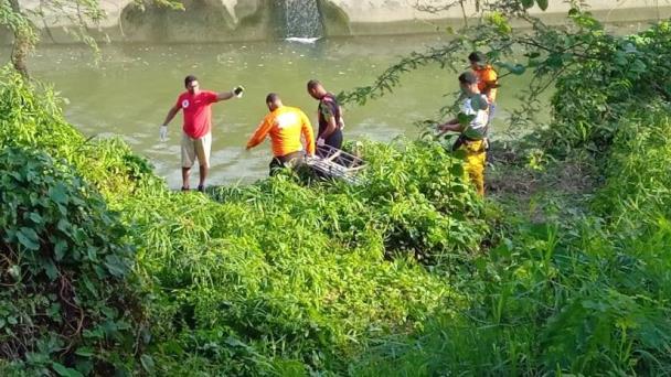 Recuperan cadáveres de dos jóvenes en canal de riego Ulises Francisco Espaillat en Santiago
