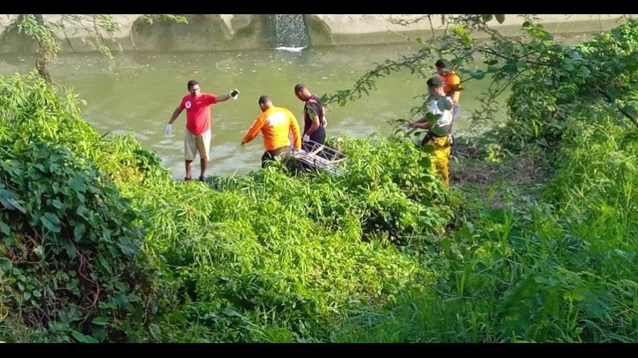 Recuperan cadáveres de dos jóvenes en canal de riego Ulises Francisco Espaillat en Santiago