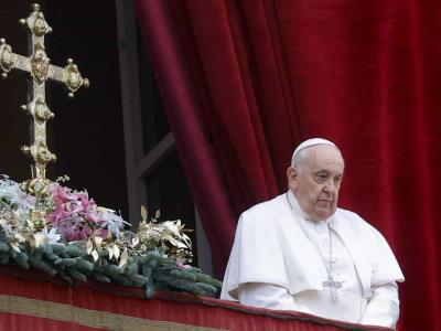 El papa dice que padece bronquitis