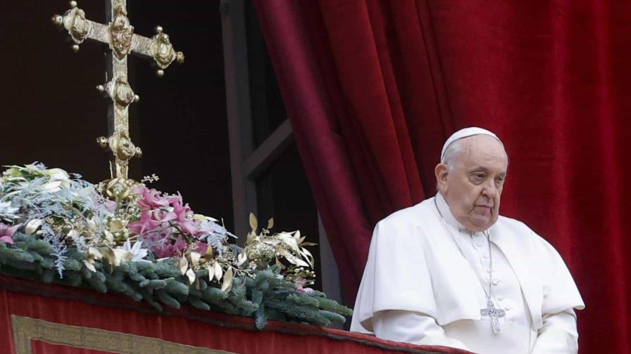 El papa Francisco dice que padece bronquitis