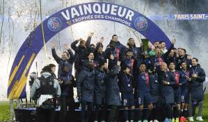 Mbapp&eacute; vuelve a anotar y PSG derrota a Toulouse para ganar el Trofeo de Campeones